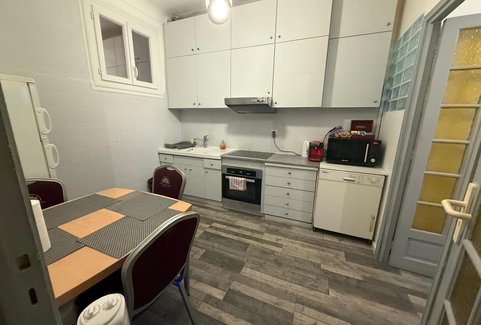 Charming House Near Center With New Air Conditioner Nice