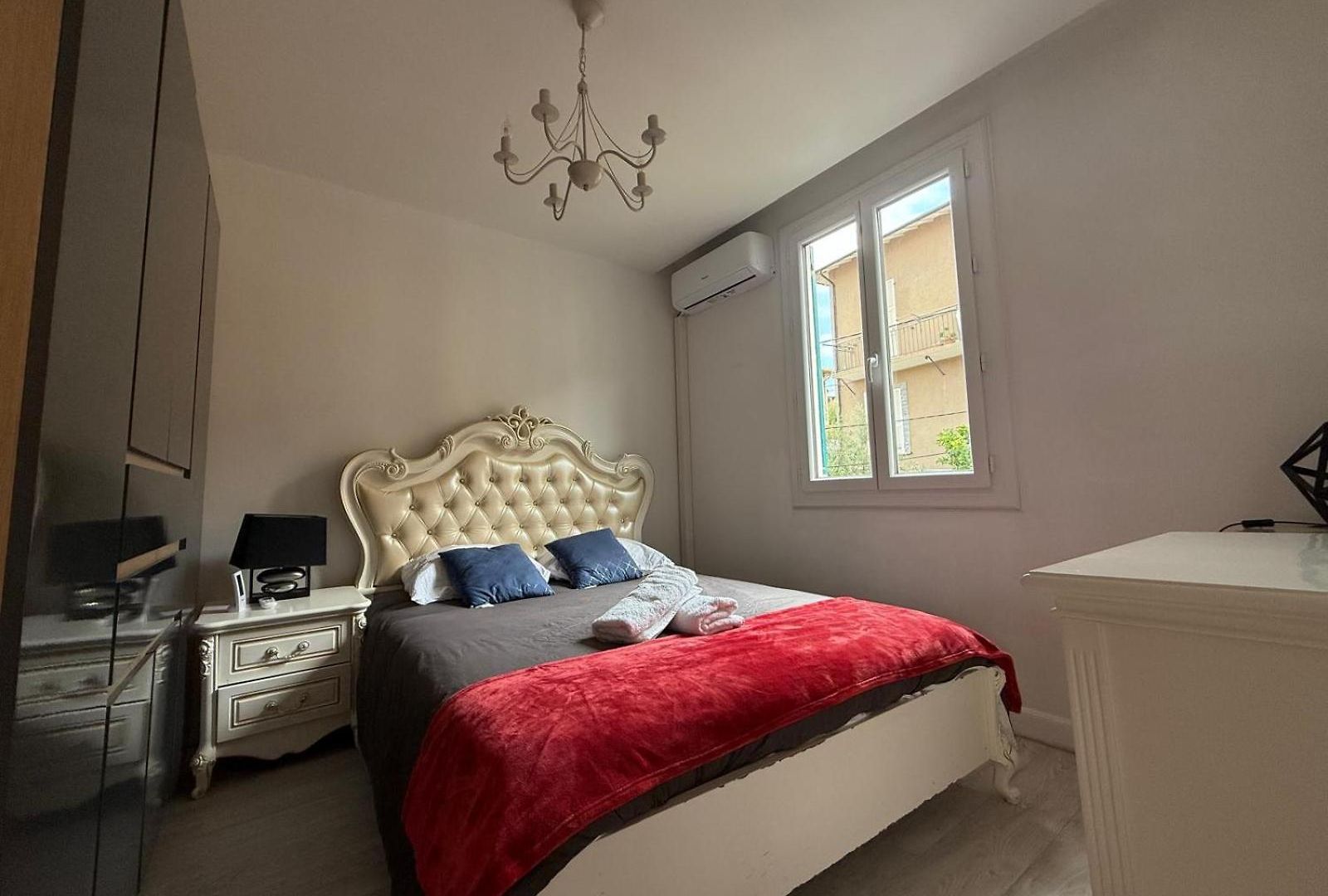 Charming House Near Center With New Air Conditioner Appartement *