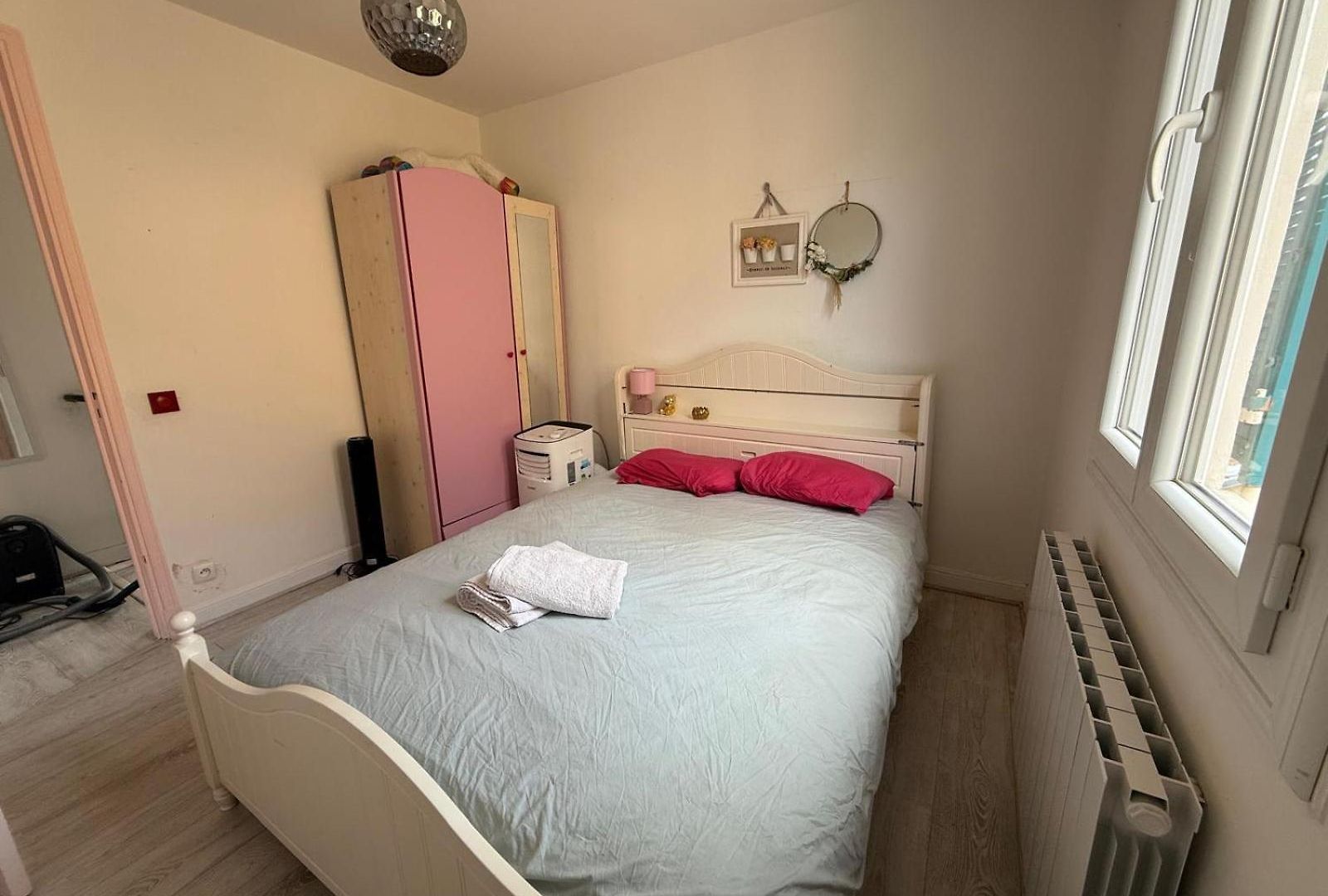 Charming House Near Center With New Air Conditioner *