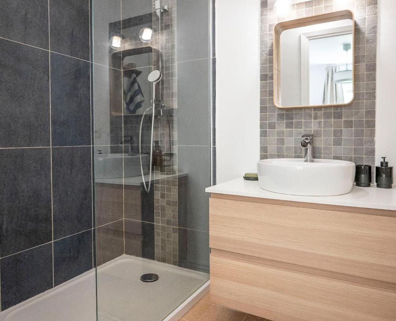 Appartement Superbe 2 Pièces Contemporain Au Cœur De
