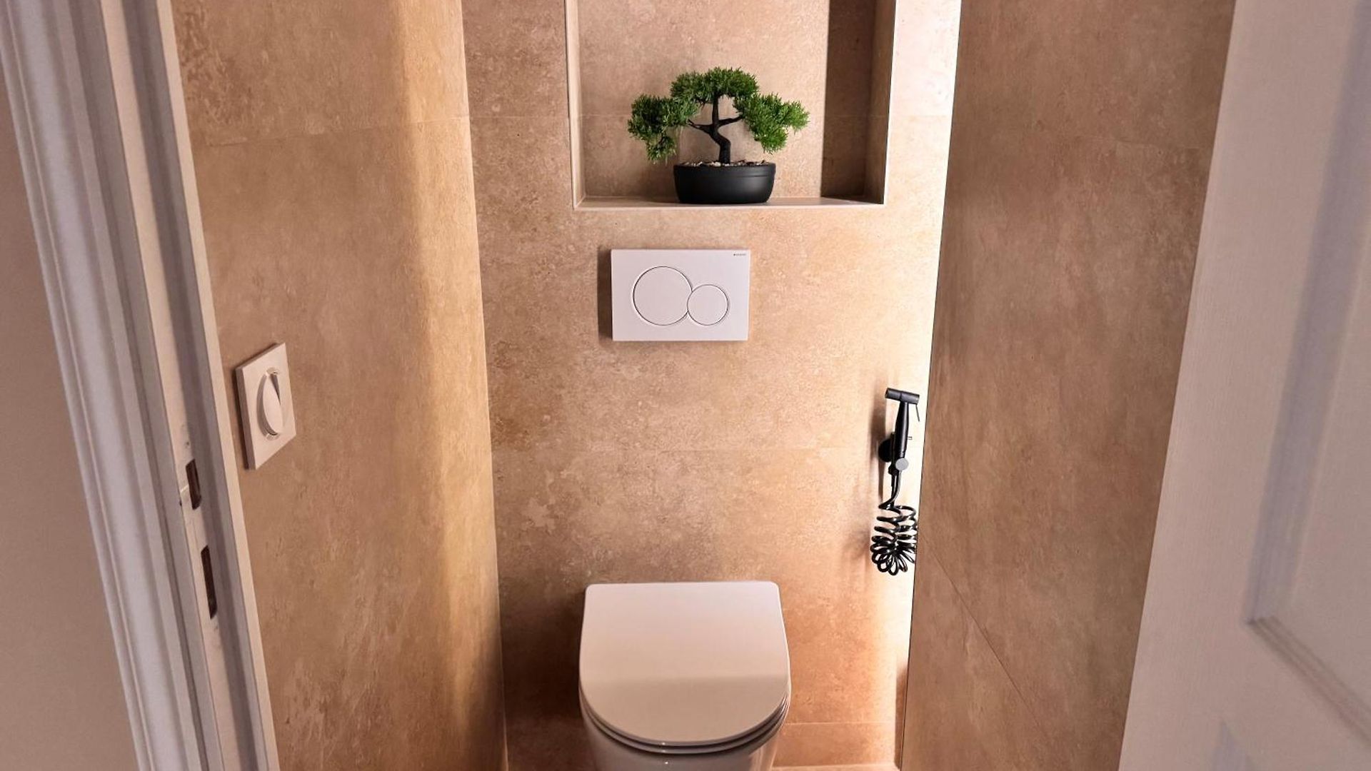 Moderne 3 Pièces Climatisé Avec Balcon, à 2 Min Nice