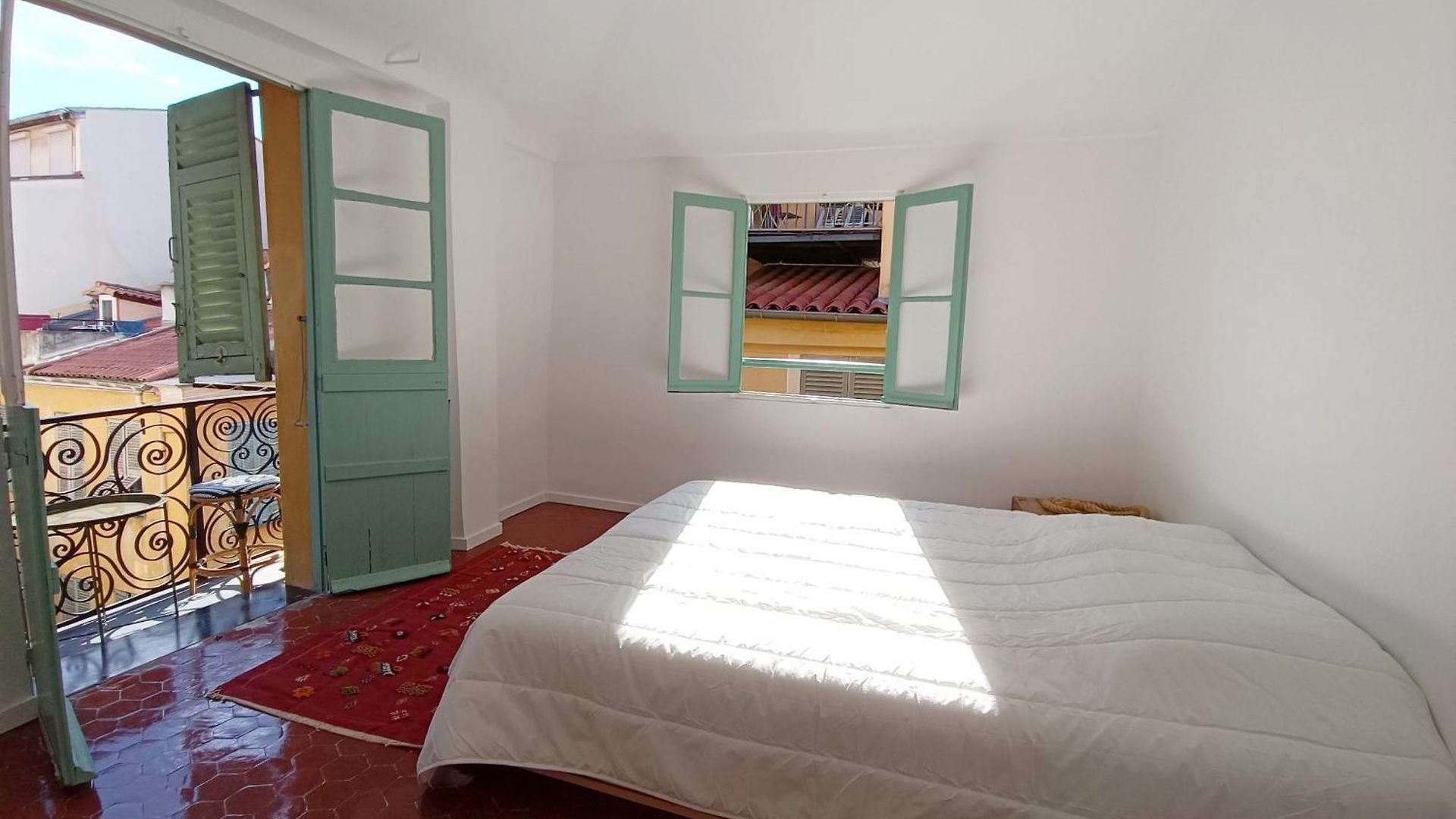 Apartment Charming In With Balcony Nice
