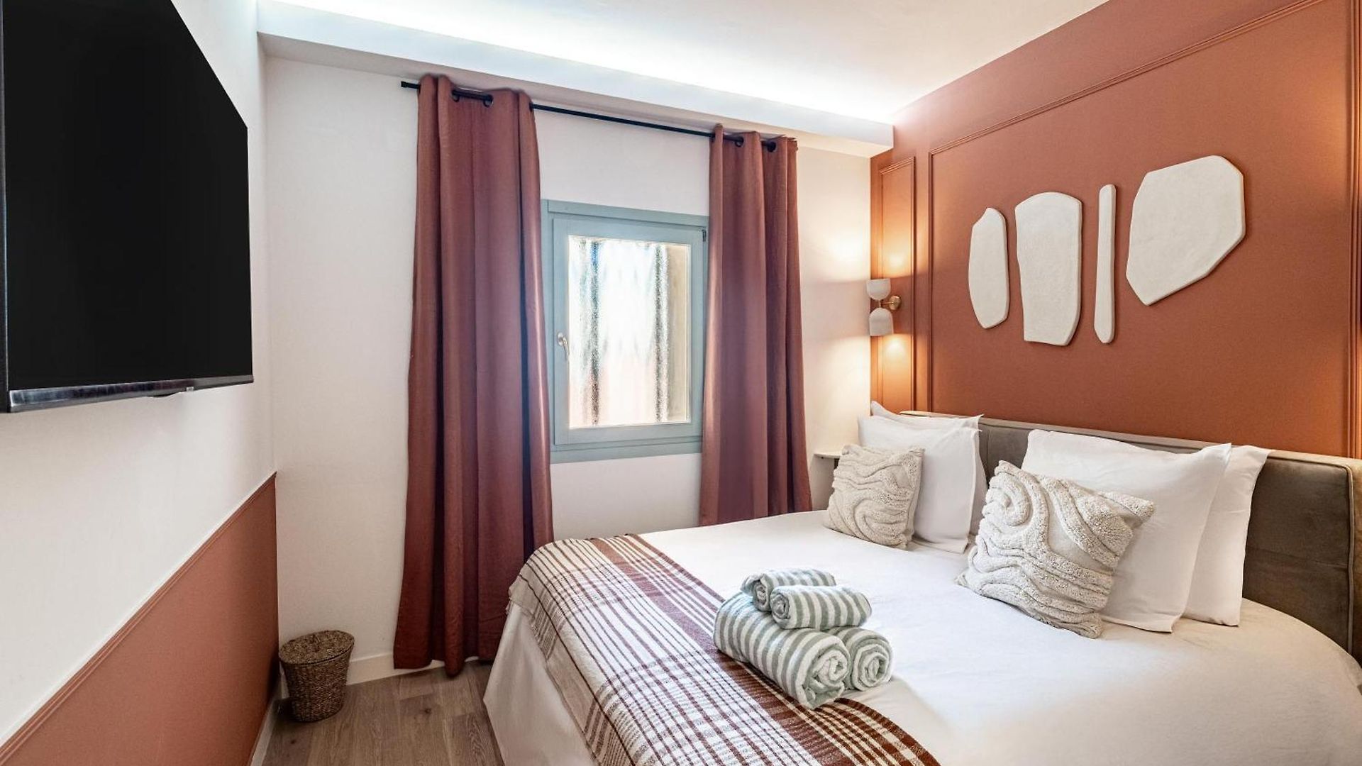 Exceptional Location, 2br Right On Place Massena, Newly Renovated *