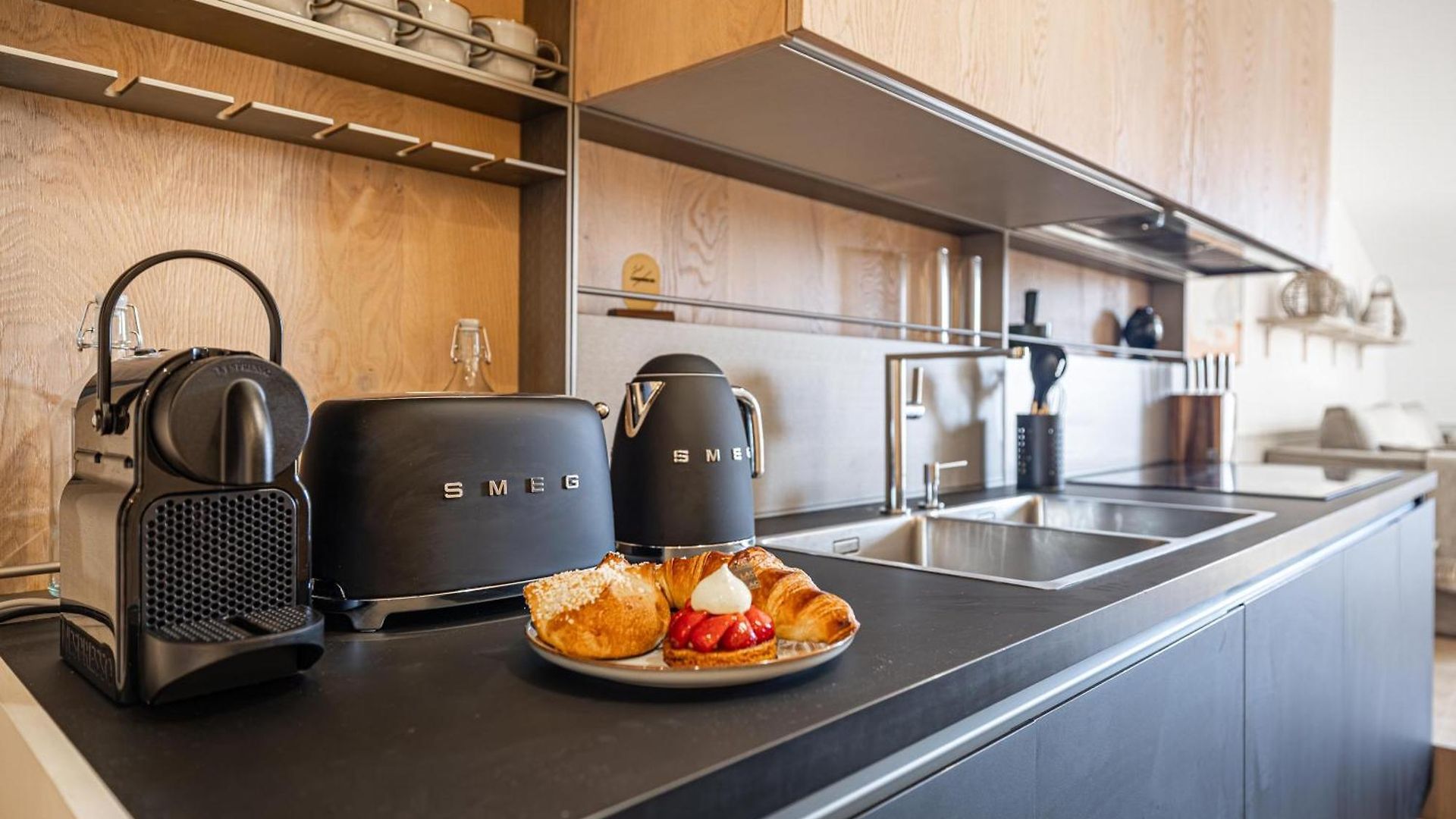 Exceptional Location, 2br Right On Place Massena, Newly Renovated Nice