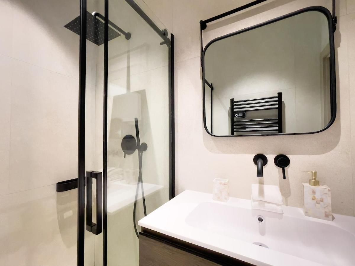 Appartement Niçois - 3 Pièces Au Centre