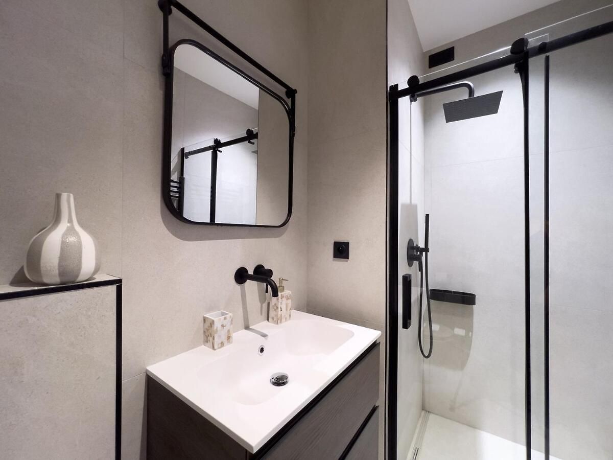 Appartement Niçois - 3 Pièces Au Centre