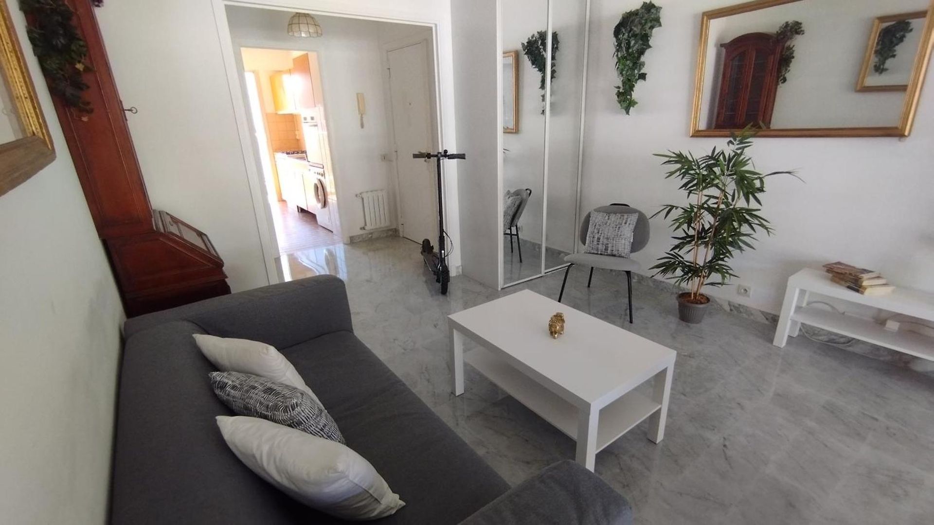 Beautiful 2 Bedroom Port - 5 Min To Beaches Apartment Nice