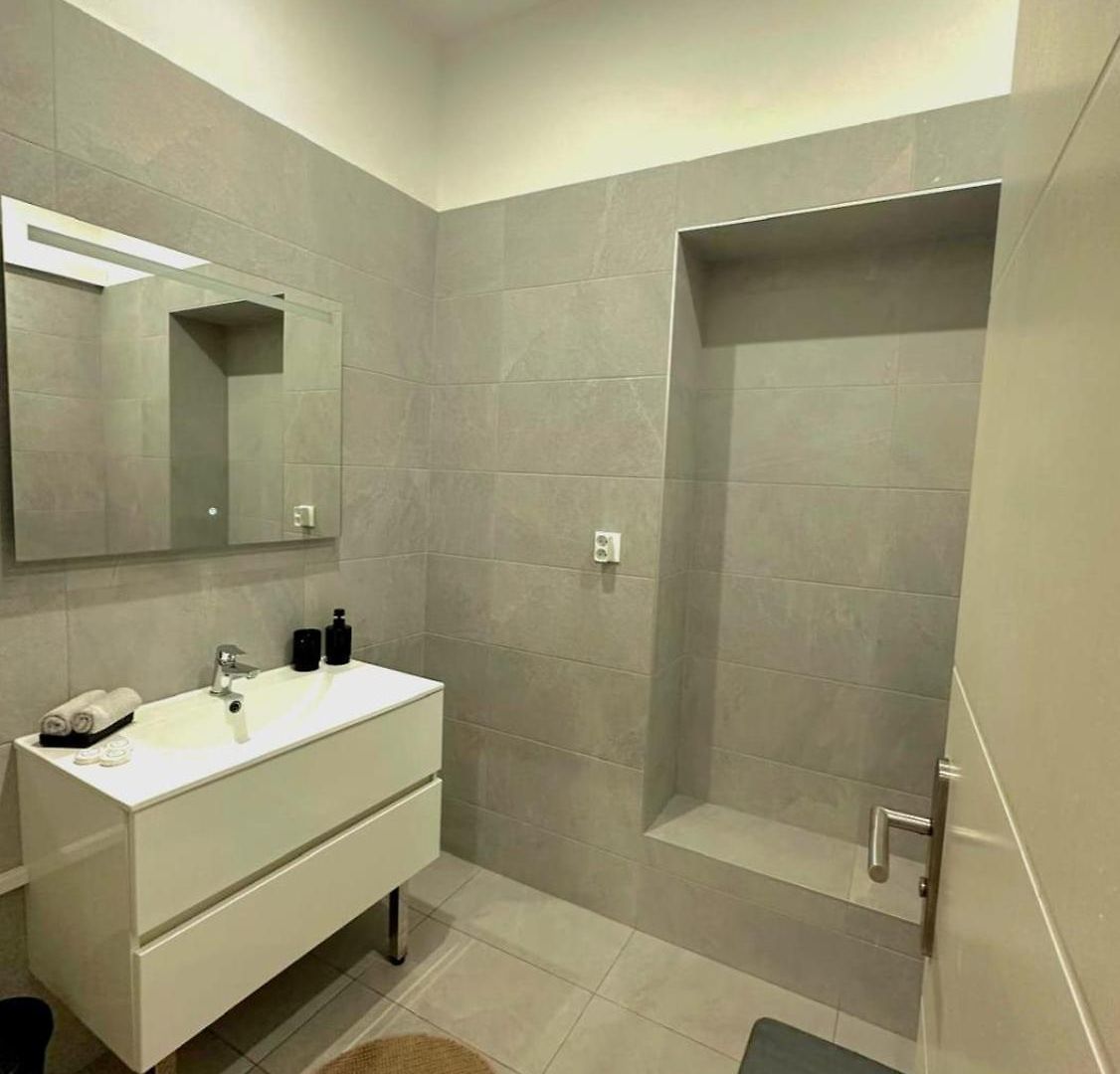 Heart Of Beautiful 3 Bedrooms Appartement *
