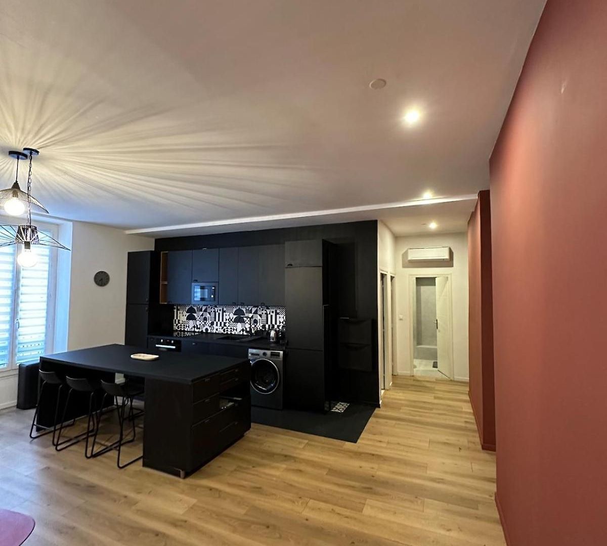 Heart Of Beautiful 3 Bedrooms Appartement