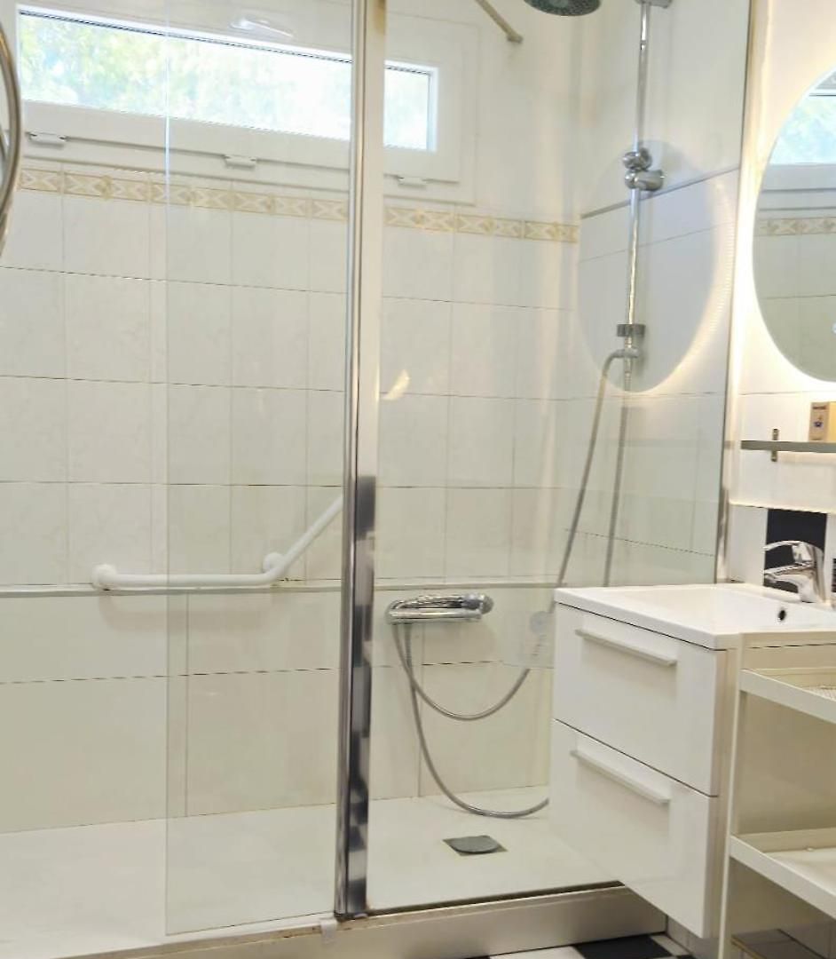 Spacieux, Lumineux Et Climatisé, Proche Tram V Nice