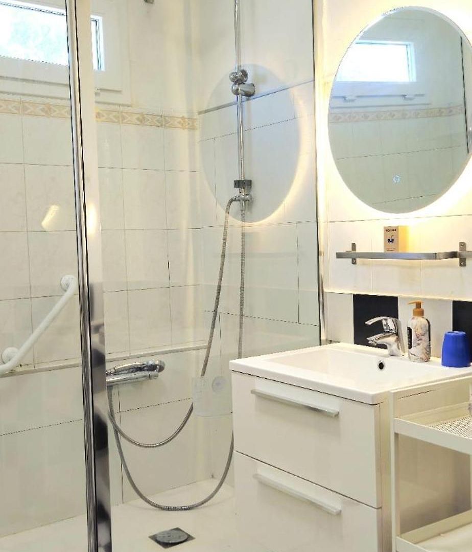 Appartement Spacieux, Lumineux Et Climatisé, Proche Tram V Nice