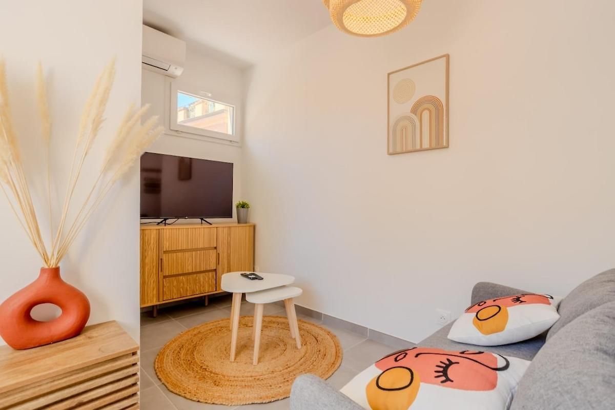 2 Pieces Proche Port Et Transports Apartment