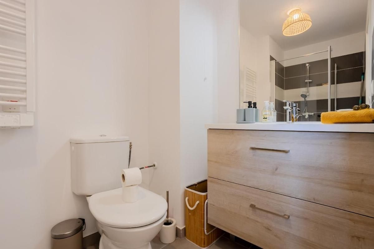 2 Pieces Proche Port Et Transports Apartment