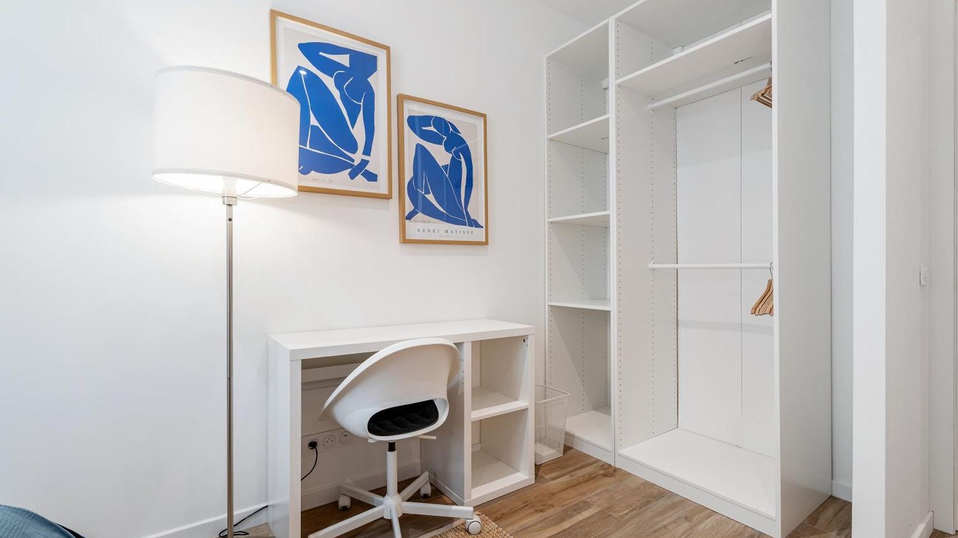 Renting - Republique - Garibaldi Chic 3 Bedrooms 3 Bathrooms Balcony Aircon Apartment *