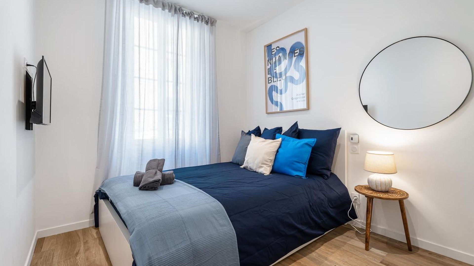 Apartment Renting - Republique - Garibaldi Chic 3 Bedrooms 3 Bathrooms Balcony Aircon *