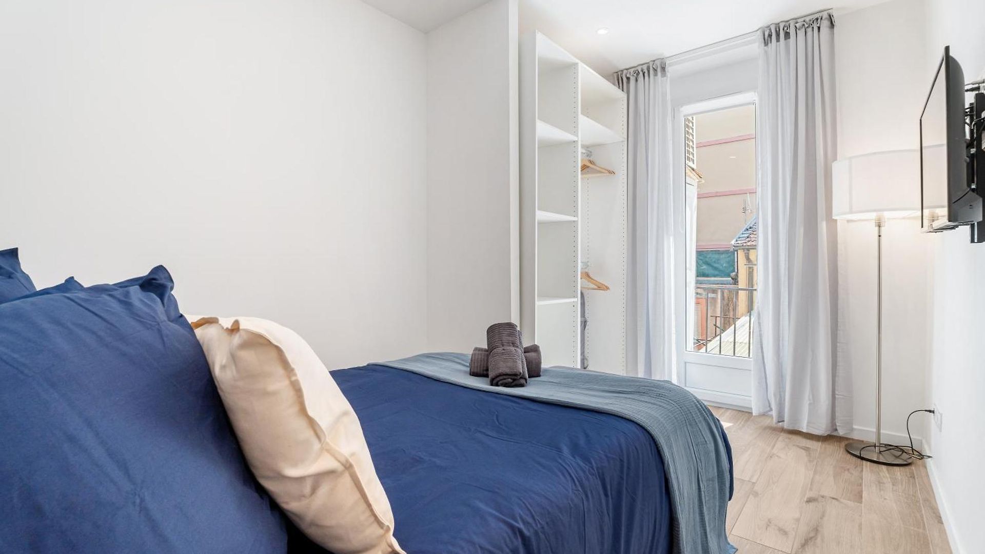 Renting - Republique - Garibaldi Chic 3 Bedrooms 3 Bathrooms Balcony Aircon * Nice