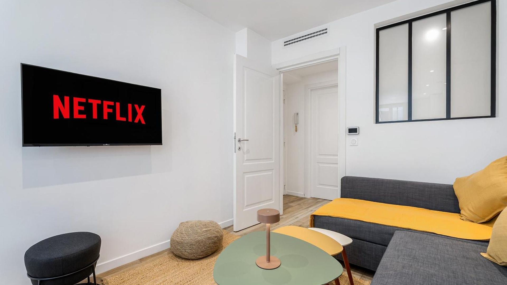 Renting - Republique - Garibaldi Chic 3 Bedrooms 3 Bathrooms Balcony Aircon Apartment *