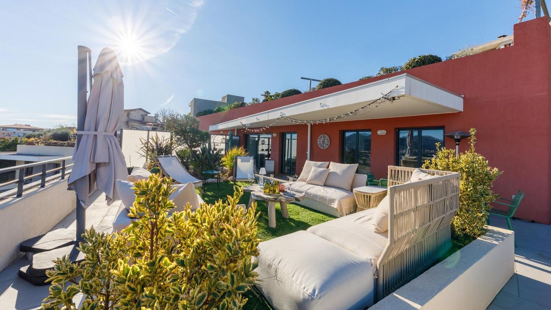 Hill A Terrasse 130m2, Vue Panoramique, Piscine, Parking Prive, Climatisation, Wifi Apartment Nice
