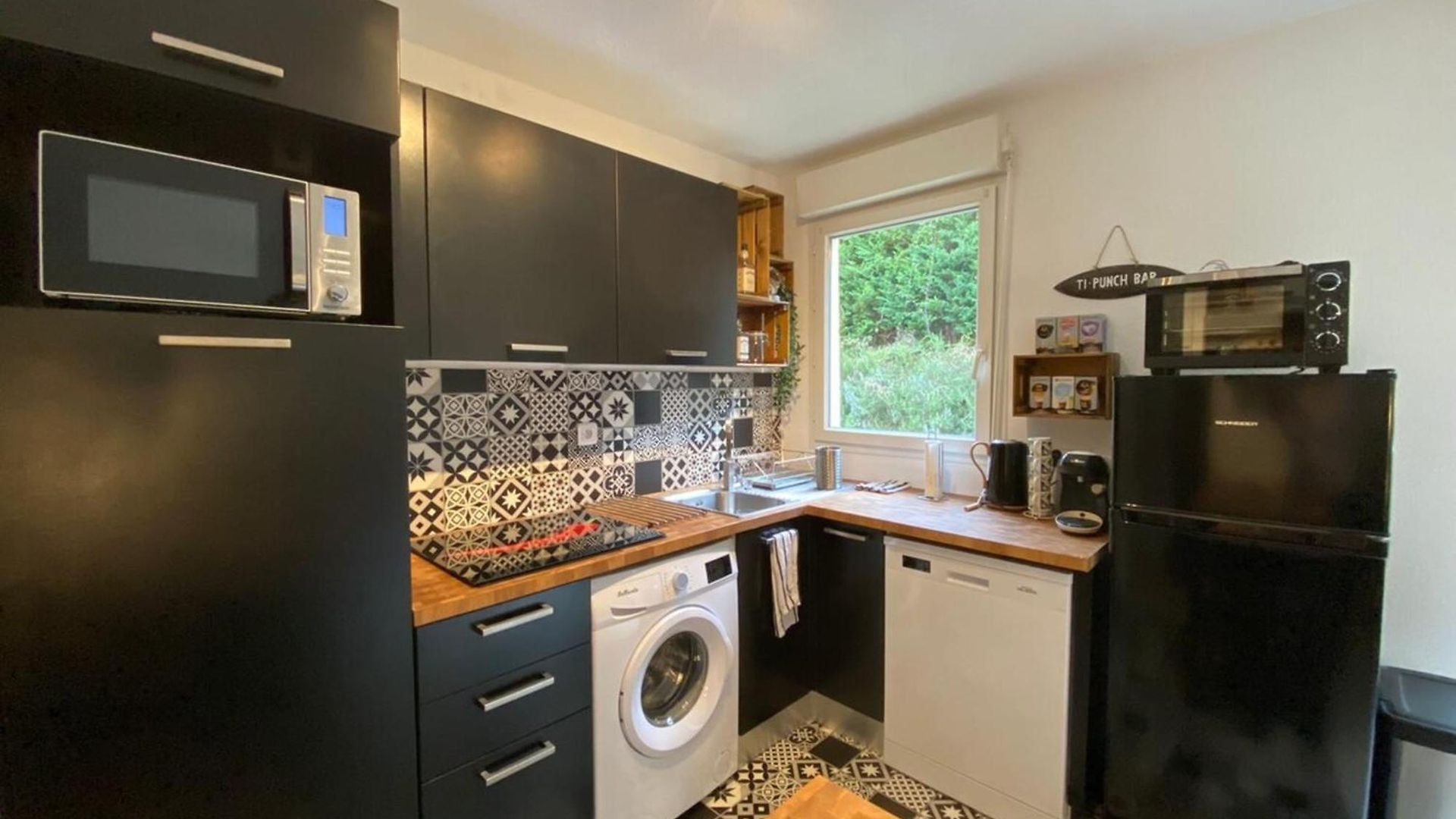 Beautiful On The Heights Of - Parking Appartement *