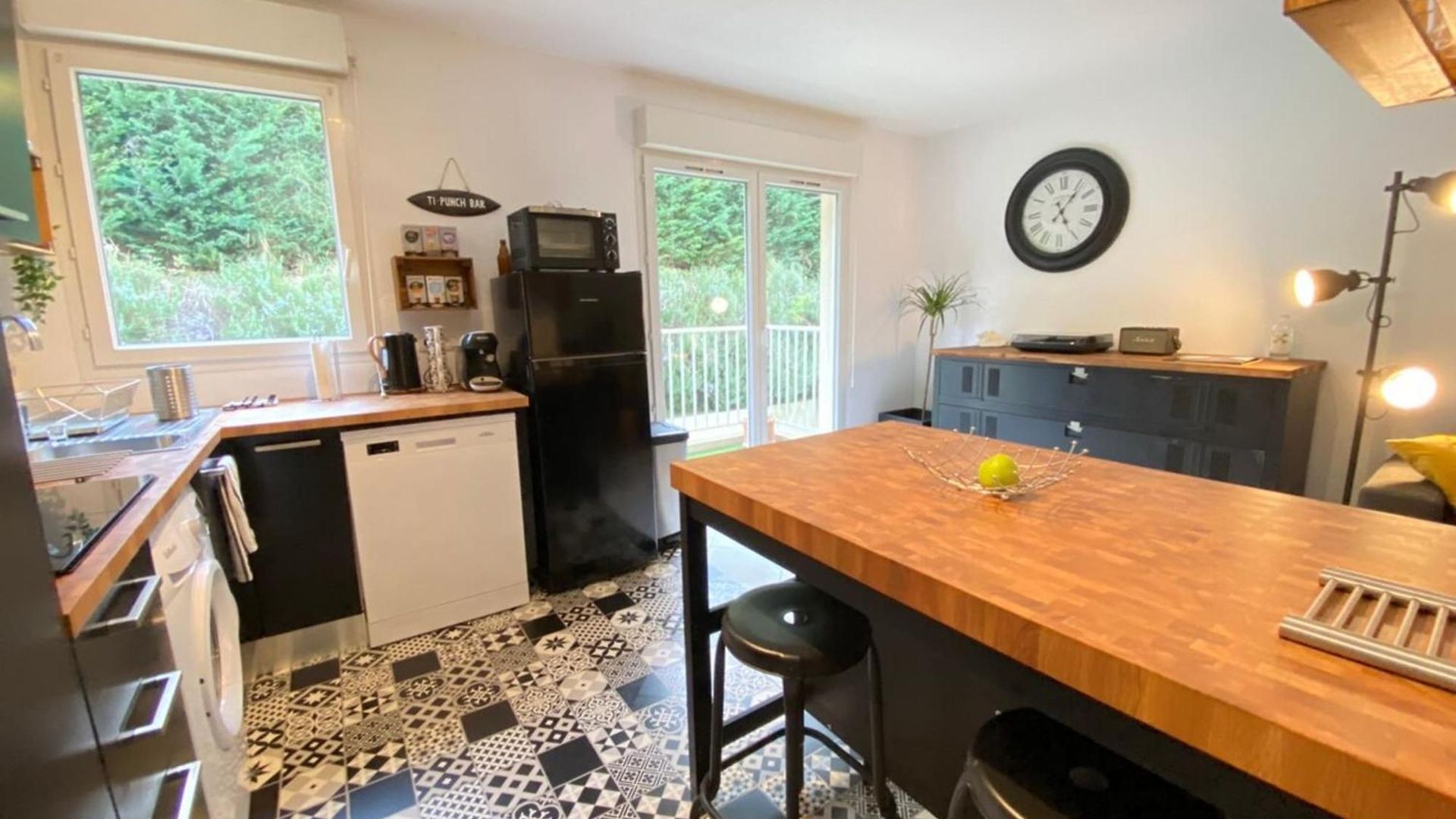 Beautiful On The Heights Of - Parking Appartement