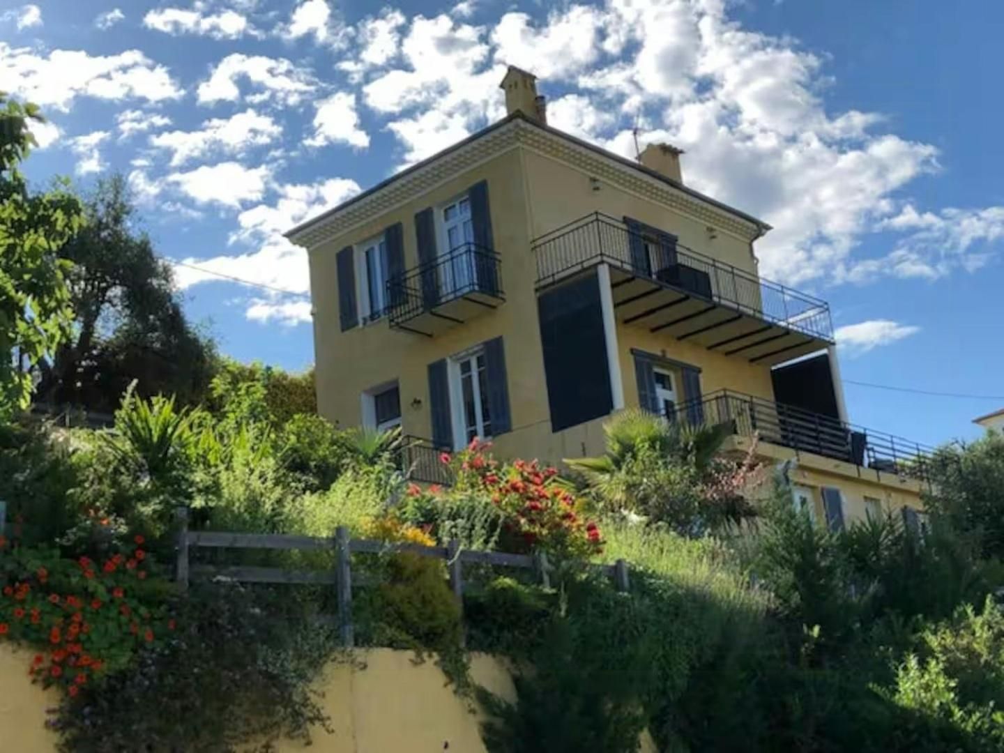 Duplex In With Private Pool In Hills *