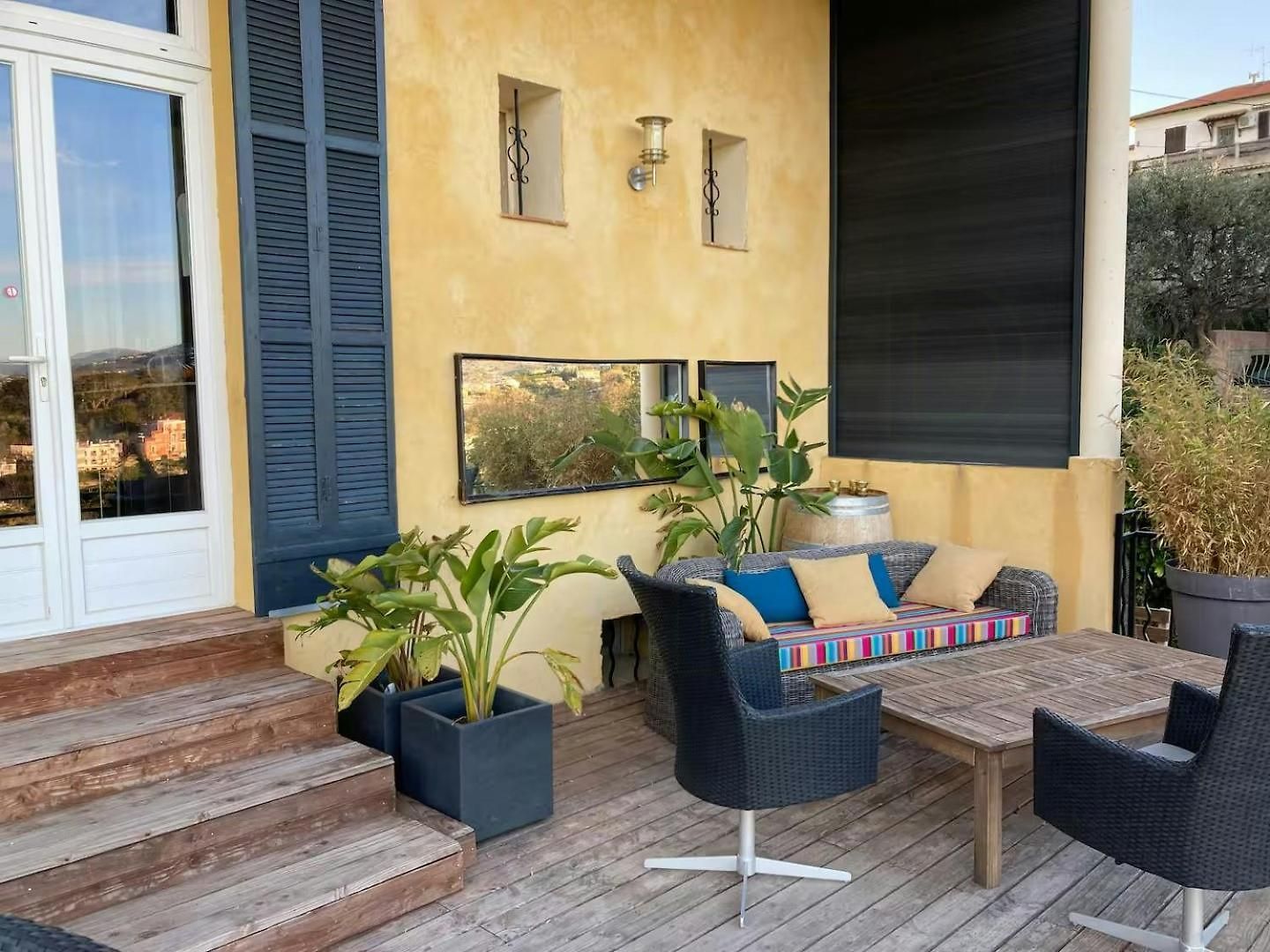 Duplex In With Private Pool In Hills * Nice