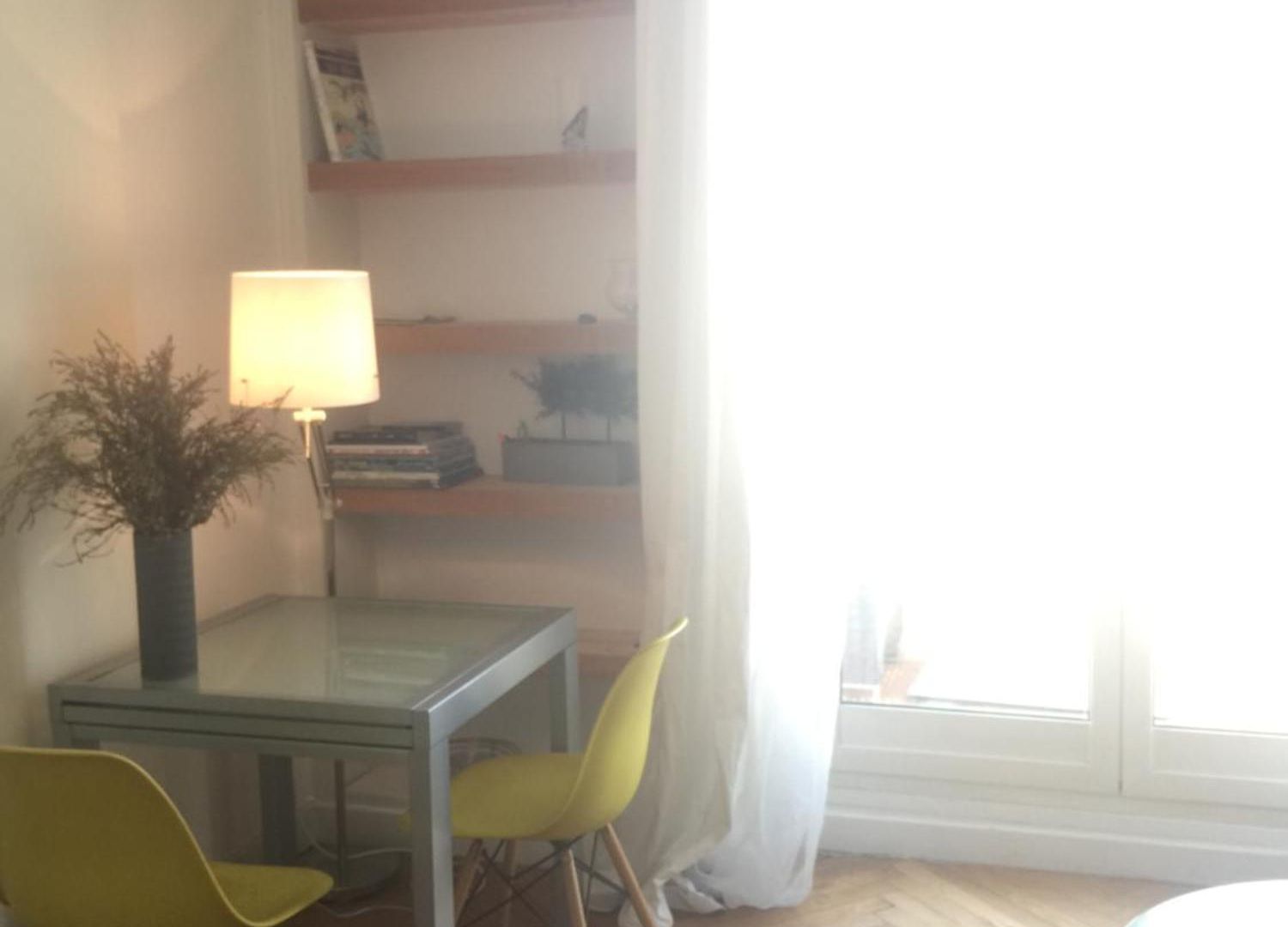 Lumineux Dernier Etage Avec Terrasse, Proche *