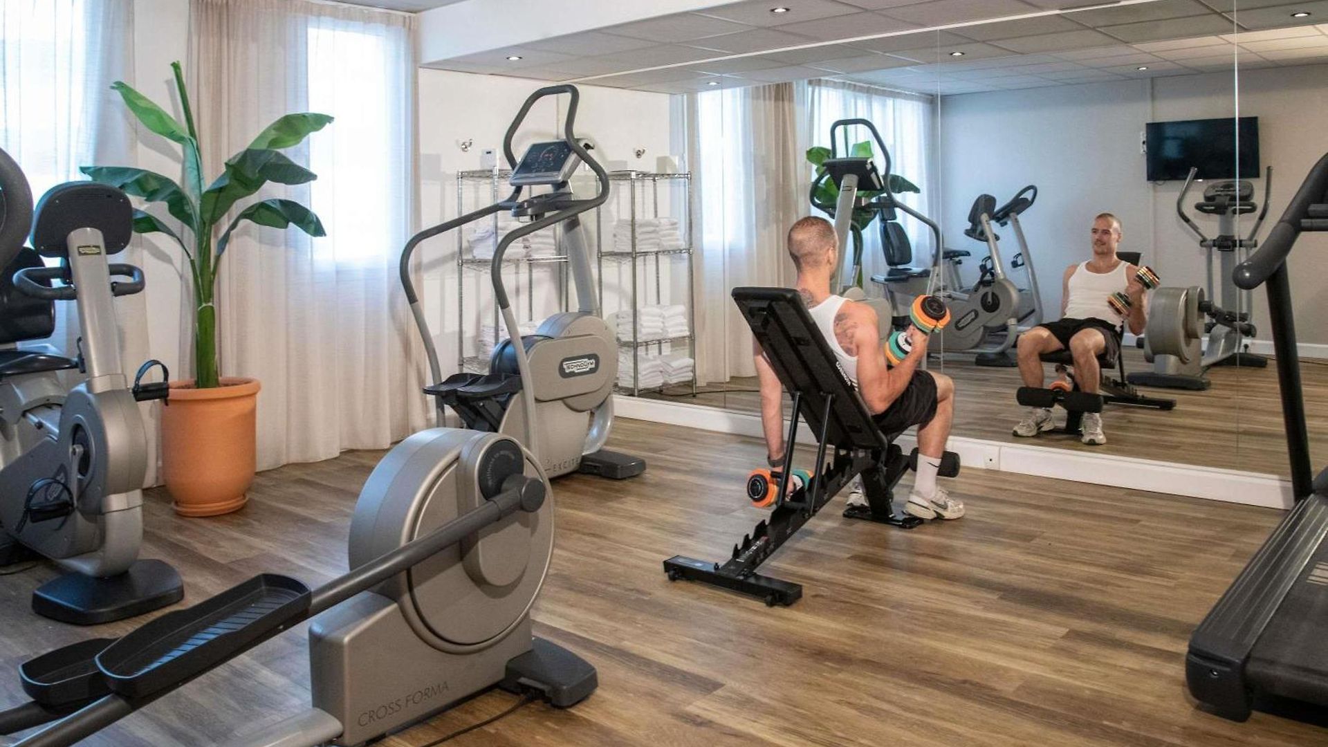 Novotel Airport Hotel