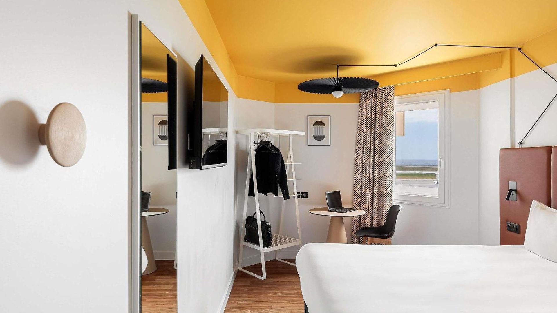 Ibis Aéroport Promenade Des Hotel 3*