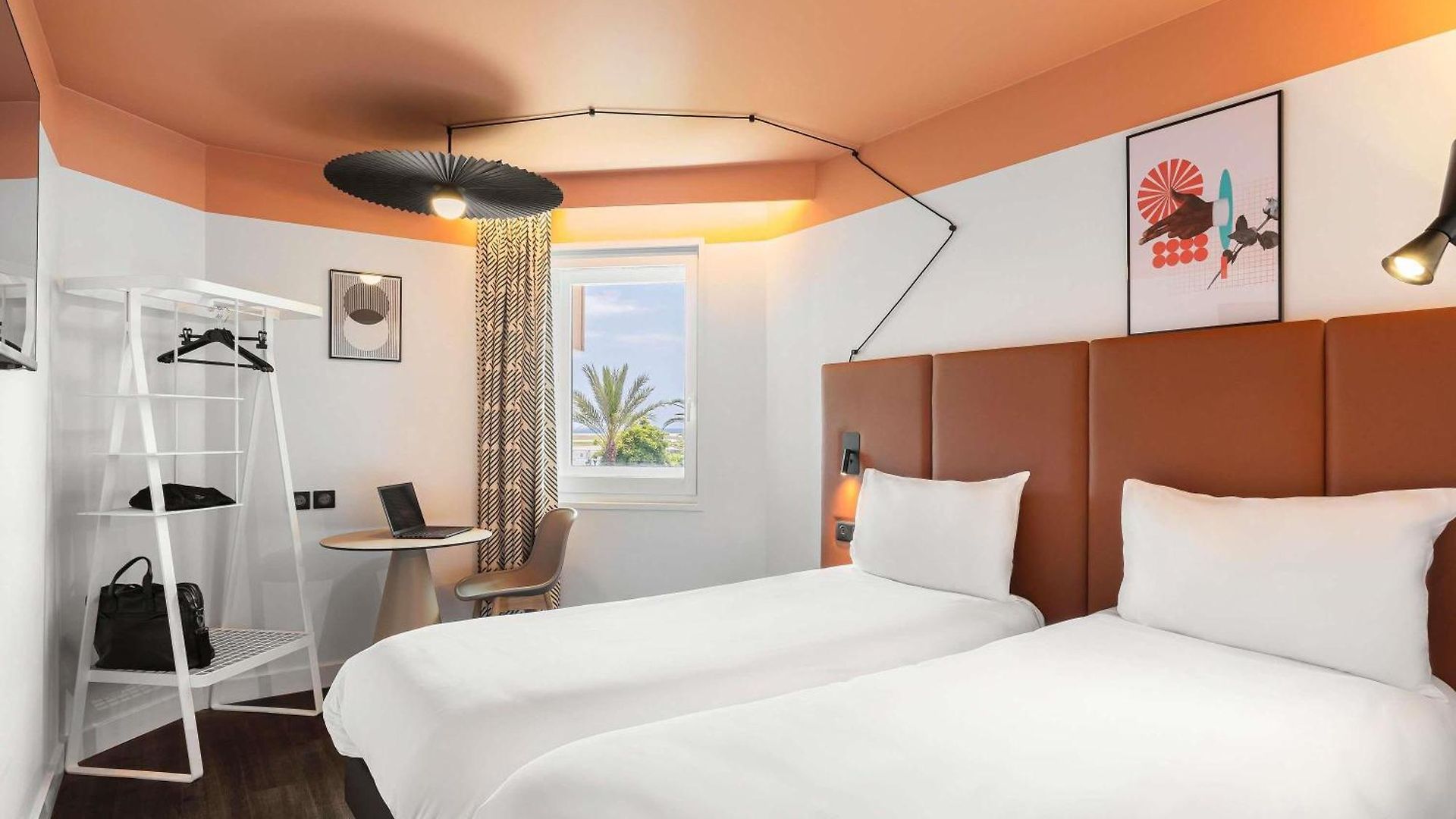 Hotel Ibis Aéroport Promenade Des 3*
