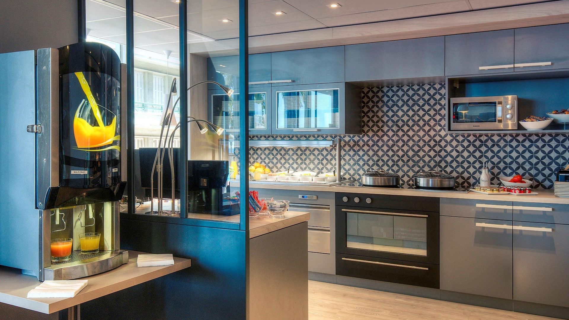 Mercure Promenade Des Hotel 4*