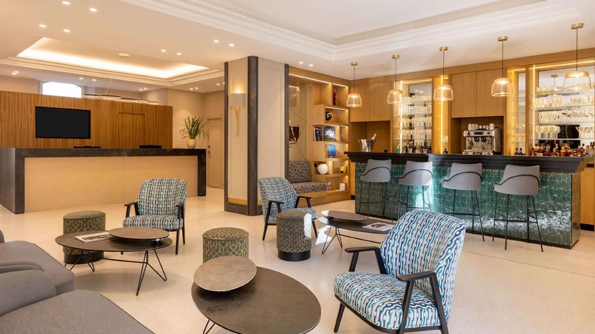 Apollinaire Hotel 4*