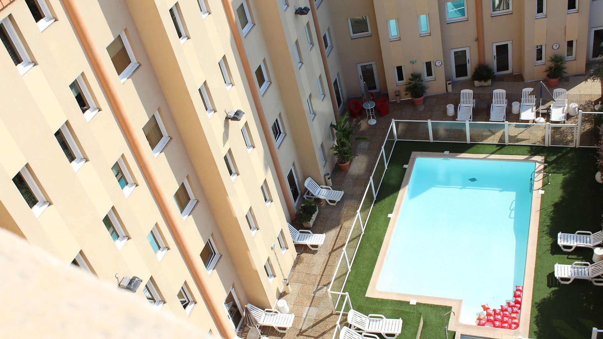Ibis Centre Gare Hotel 3*