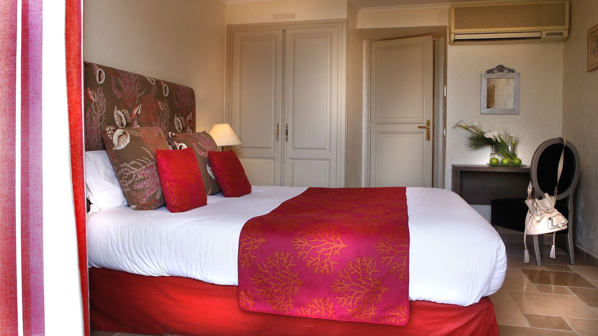 Hotel La Pérouse Baie Des Anges 4*