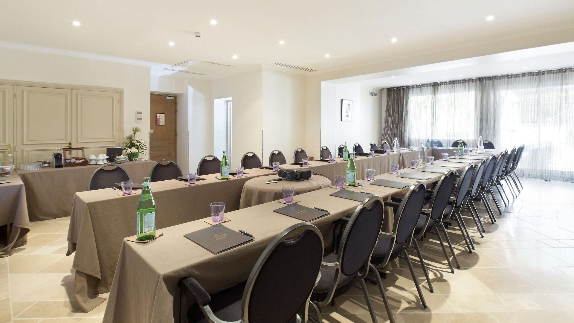 Hotel La Pérouse Baie Des Anges 4*