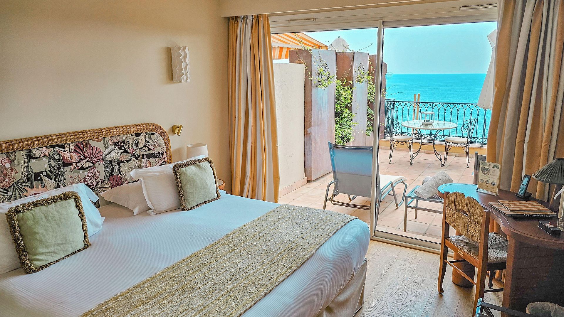 La Pérouse Baie Des Anges Hotel 4*