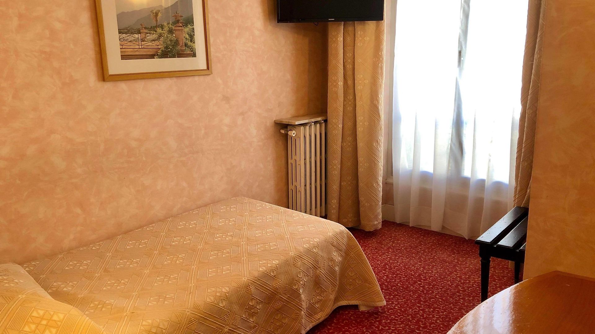 Hotel Busby 3*