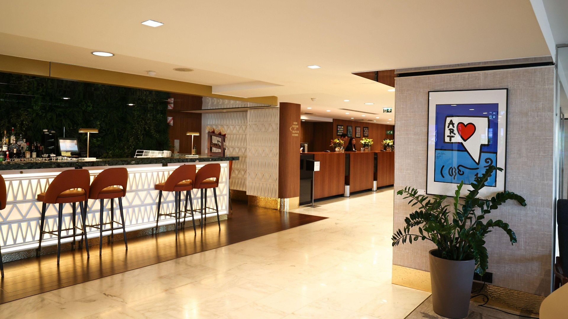 Le Meridien Hotel 4*