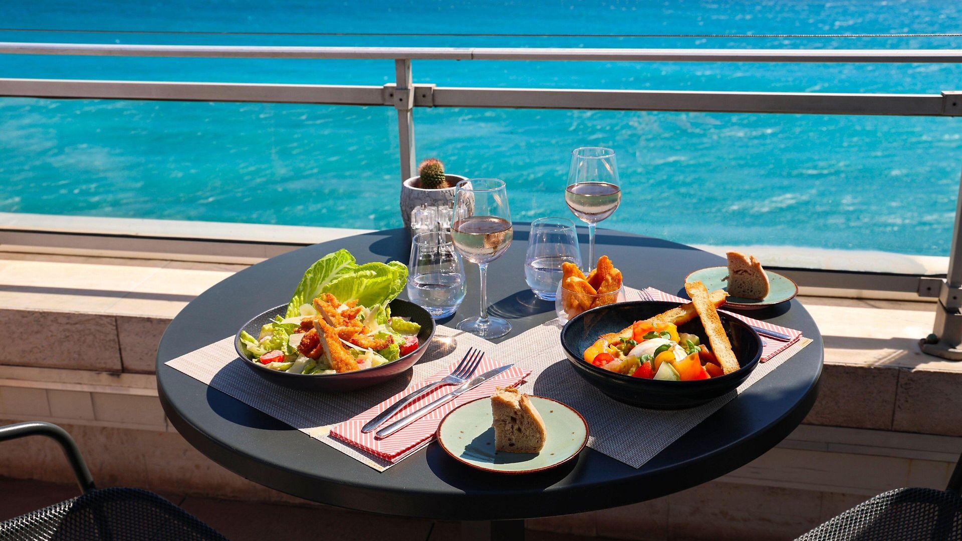 Le Meridien Hotel 4*