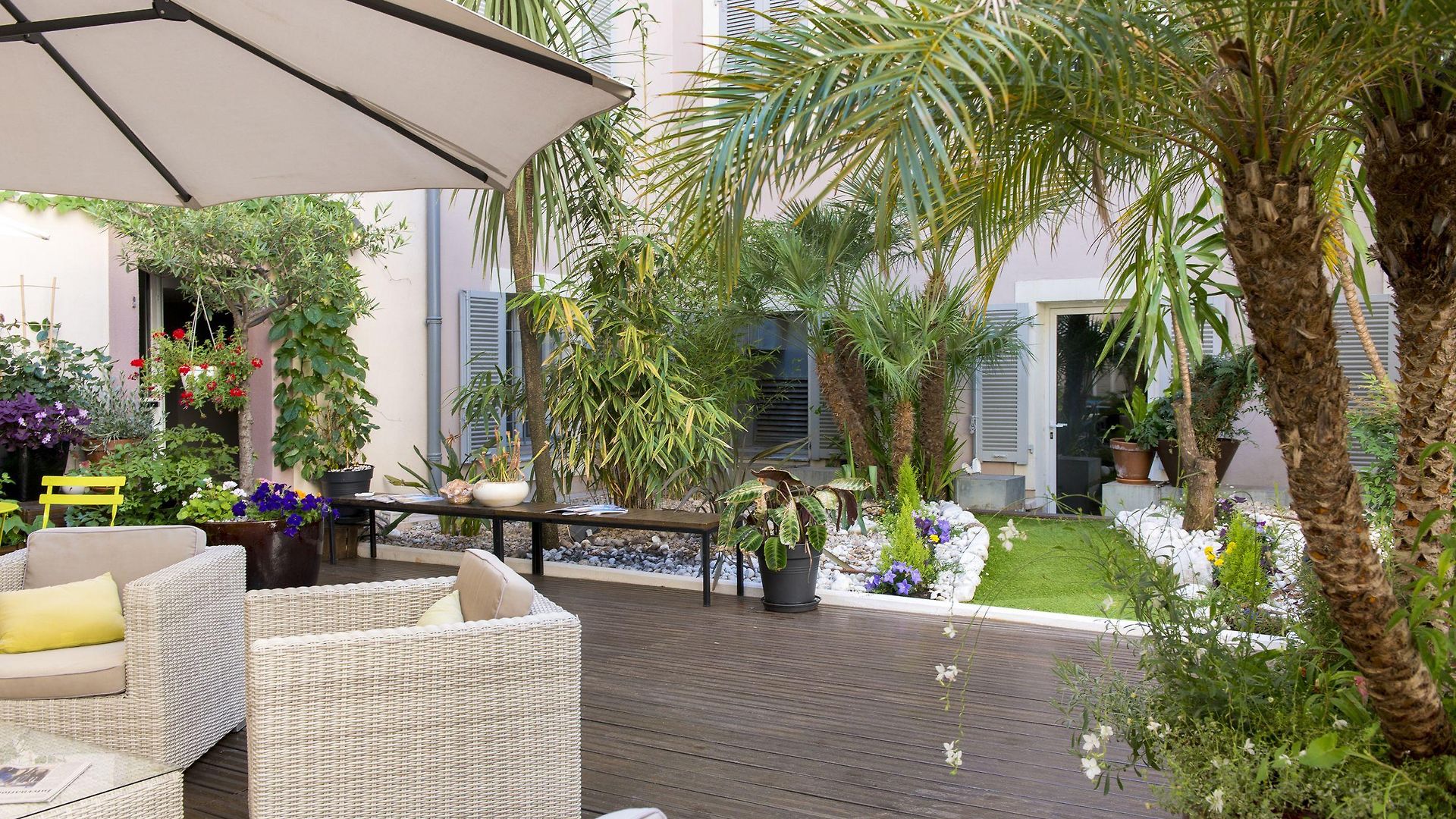 Beau Rivage Hotel