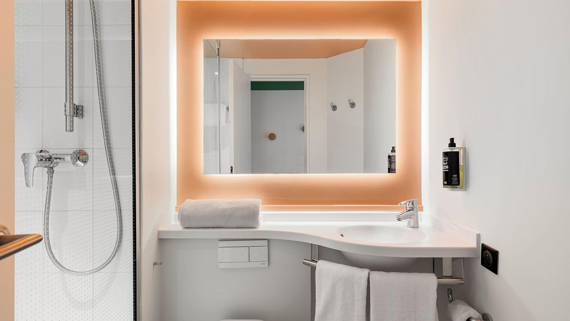 Hotel Ibis Aéroport Promenade Des 3*