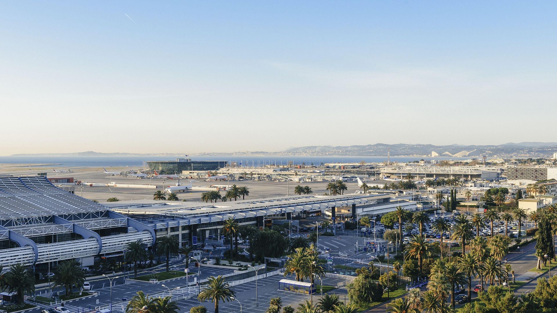 Novotel Arenas Aeroport Hotel 4*