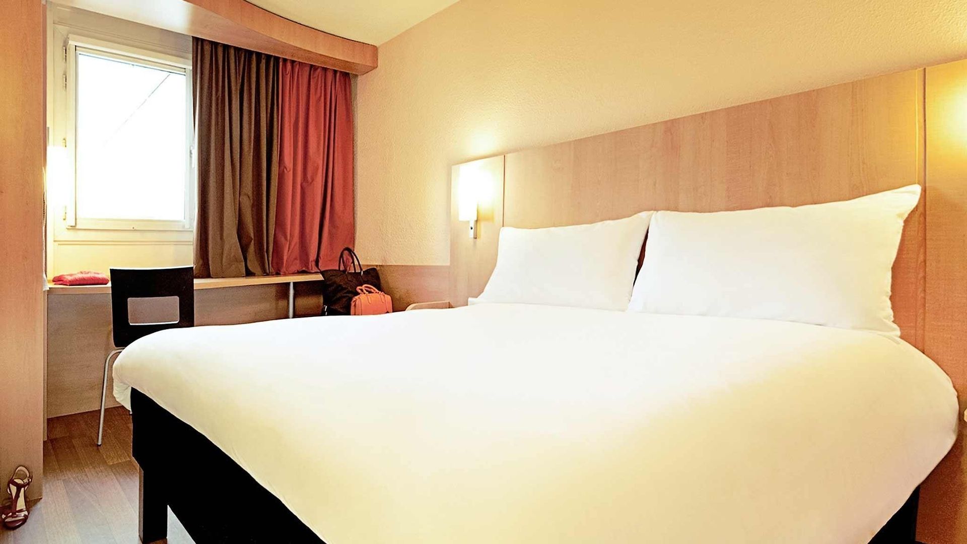 Hotel Ibis Centre Notre Dame 3*