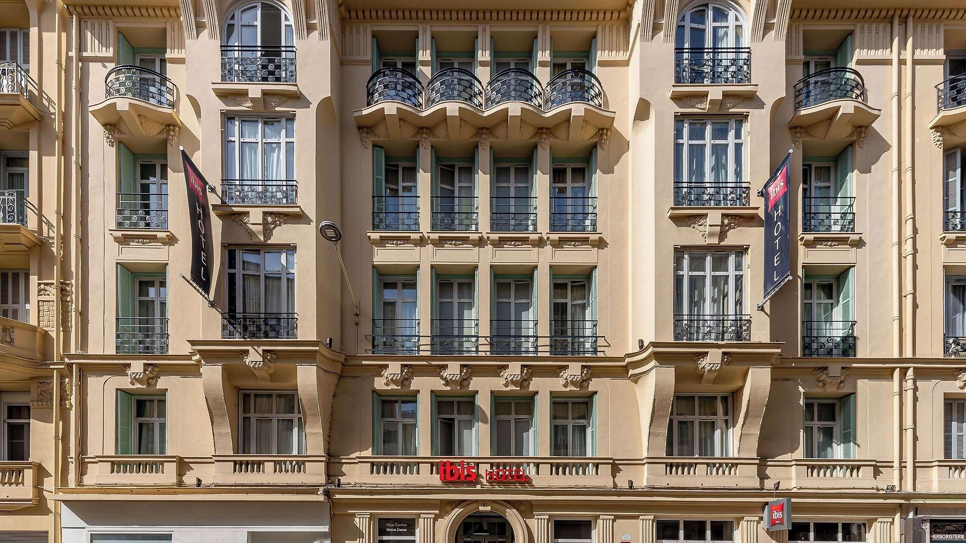 Ibis Centre Notre Dame Hotel 3*