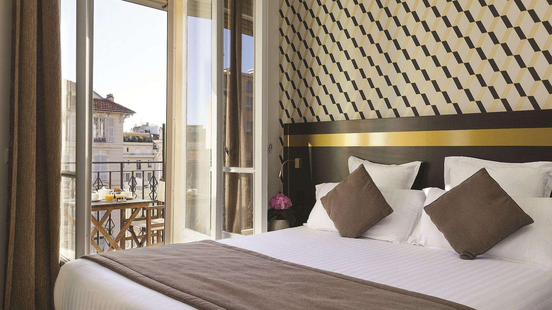 Hotel Le Soleia By Inwood 4*