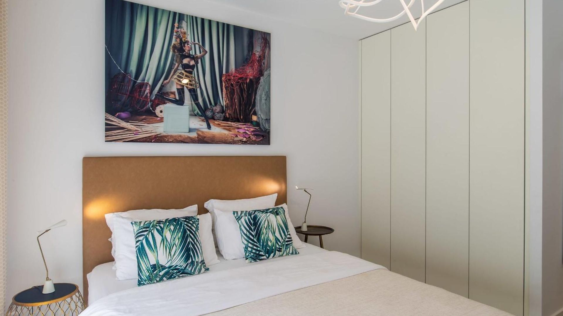Apartment Centre Promenade Golden Square Terrace 1 Min Walk To The Beach Ac