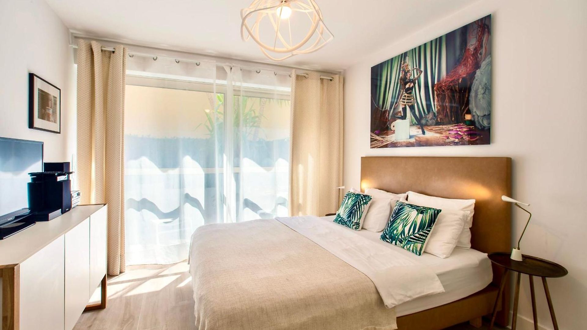 Apartment Centre Promenade Golden Square Terrace 1 Min Walk To The Beach Ac Nice