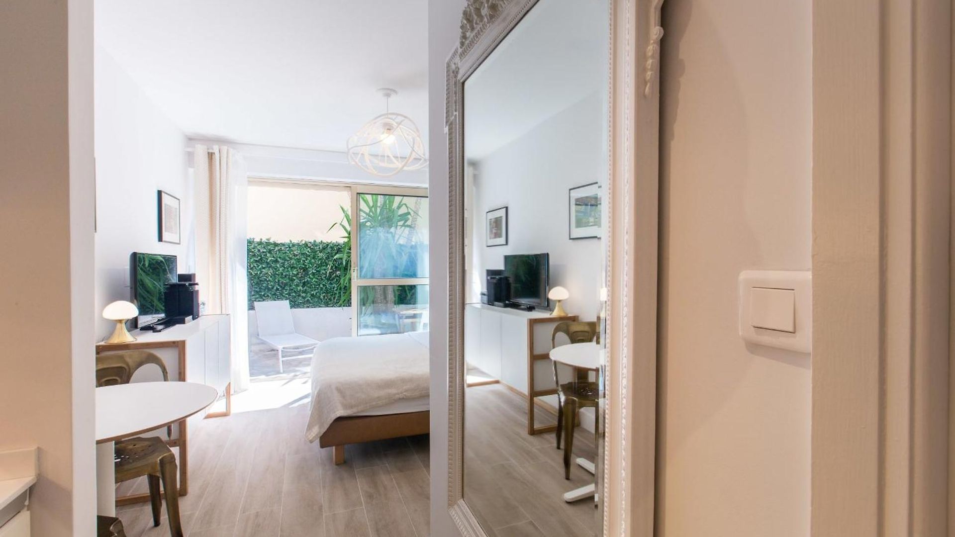 Centre Promenade Golden Square Terrace 1 Min Walk To The Beach Ac Apartment *