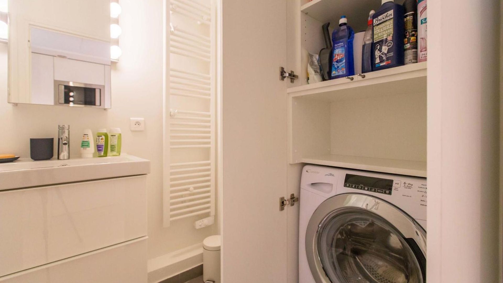 Apartment Centre Promenade Golden Square Terrace 1 Min Walk To The Beach Ac