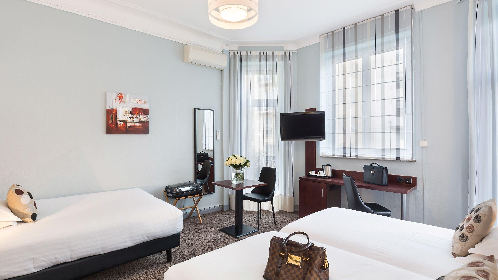 Hotel Western Brice Garden 4*